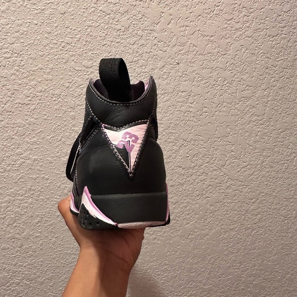 Jordan Kids Sneakers in Black and Pink - Picture 5 of 8